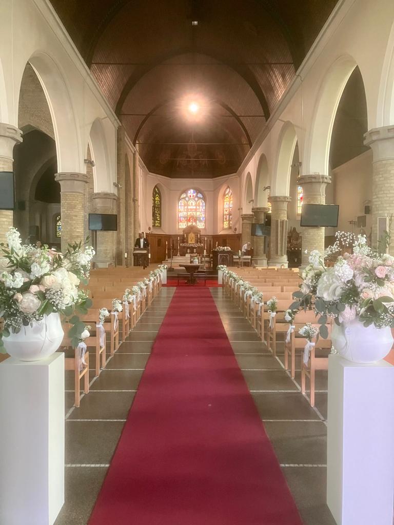 tabloovivant-kerkdecoratie-klassiek-romantisch-roze-wit